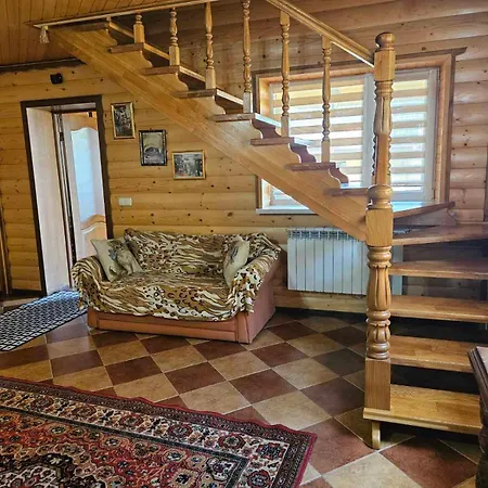Lastivchyne Gnizdo Mykulychyn