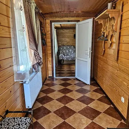 Lastivchyne Gnizdo *
