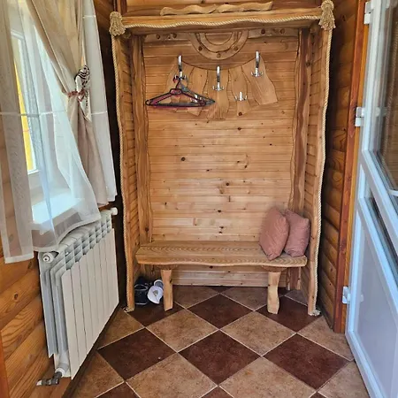 Guest house Lastivchyne Gnizdo Mykulychyn