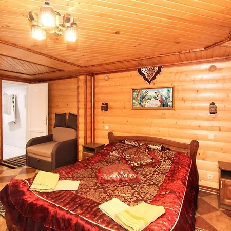 Guest house ластівчине гніздо *