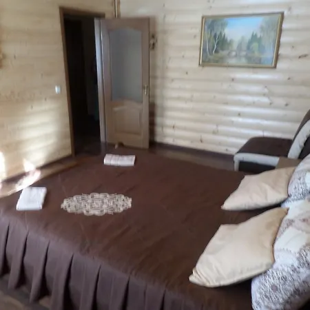Guest house Lastivchyne Gnizdo Mykulychyn