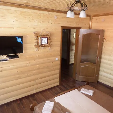 Lastivchyne Gnizdo Guest house Mykulychyn