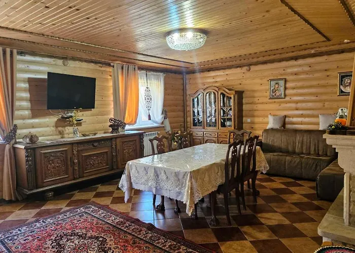 ластівчине гніздо 招待所